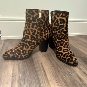 Sam Edelman calf hair cheetah print booties, size 7.